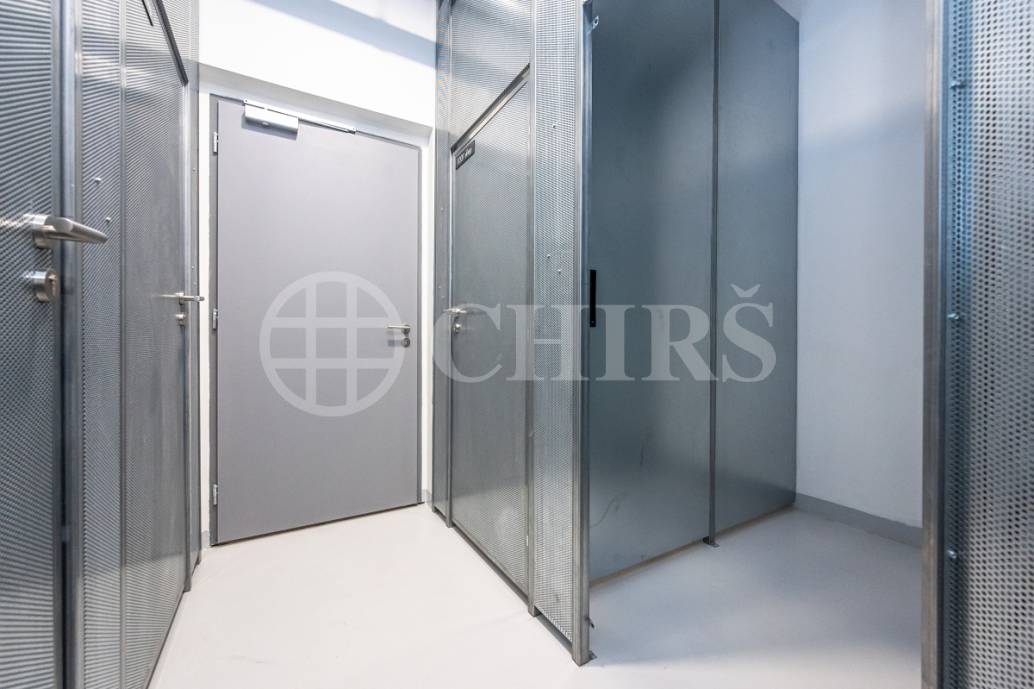 Pronájem bytu 1+kk/T + garážové stání, OV, 37m2 + 8m2 terasa, ul. Ocelářská 2625/17, P-9 Libeň Pronájem bytu 1+kk/T + garážové stání, OV, 37m2 + 8m2 terasa, ul. Ocelářská 2625/17, P-9 Libeň