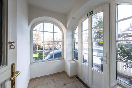 Pronájem RD 5+1 se zahradou, OV, ul. Na Ořechovce 201/20, Praha 6 - Střešovice