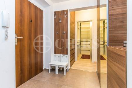 Pronájem bytu 4+kk se dvěma lodžiemi a garáží, OV, 110 m2, ul. Na Špitálce 2446/5, Praha 6 - Hanspaulka
