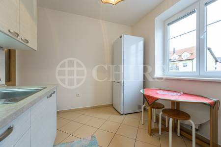 Pronájem bytu 2+1 s balkonem, OV, 60m2, ul. Oranžová 214, Chrášťany, okr. Praha-západ