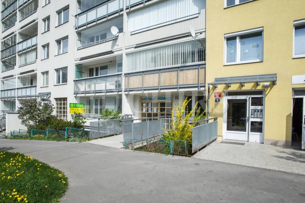 Pronájem komerčního prostoru, 150 m2, OV, ul. U Jezera 2047/2, Praha 5 - Stodůlky