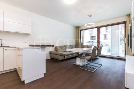 Pronájem bytu 2+kk s lodžií a garážovým stáním, OV, 66m2, ul. U Nikolajky 3325/34, Praha 5 - Smíchov