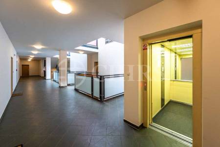 Prodej bytu 3+kk s lodžií, OV, 82m2, ul. Voskovcova 1130/30, Praha 5 - Hlubočepy