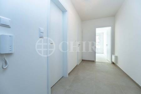 Prodej bytu 2+kk s balkonem, sklepem a garážovým stáním, DV, 47 m2, ul. Honzíkova, Praha 10 - Štěrboholy