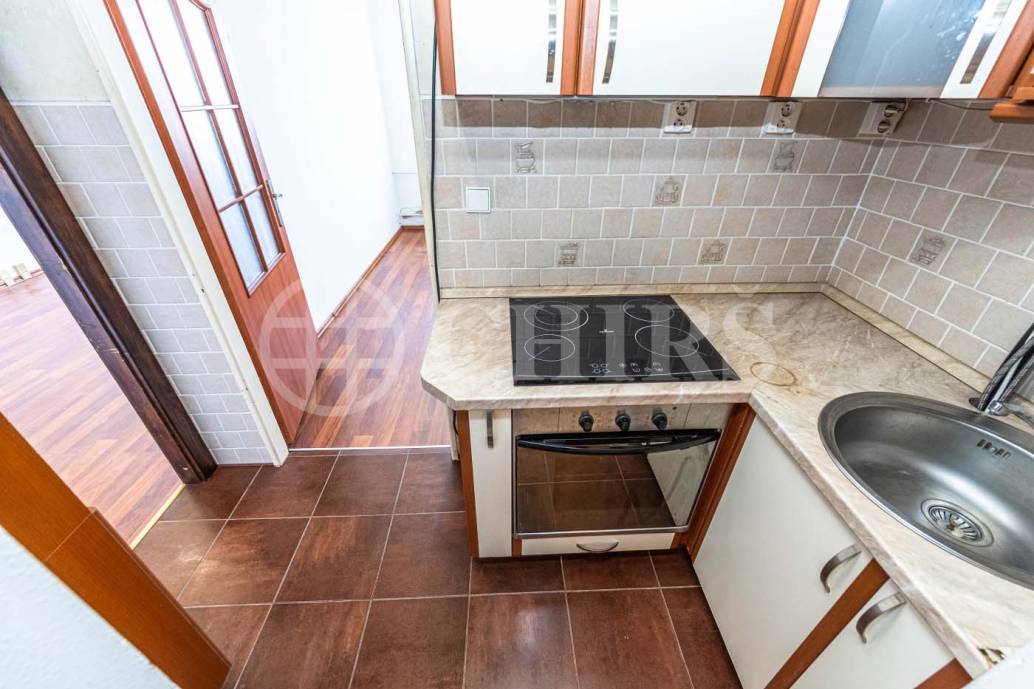 Prodej bytu 2+kk se sklepem, OV, 46m2, ul. Ciolkovského 849/5, Praha 6 - Ruzyně