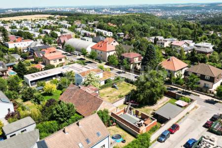 Prodej stavebního pozemku 704m2, ul. Ke Smíchovu 89, Praha 5 - Slivenec