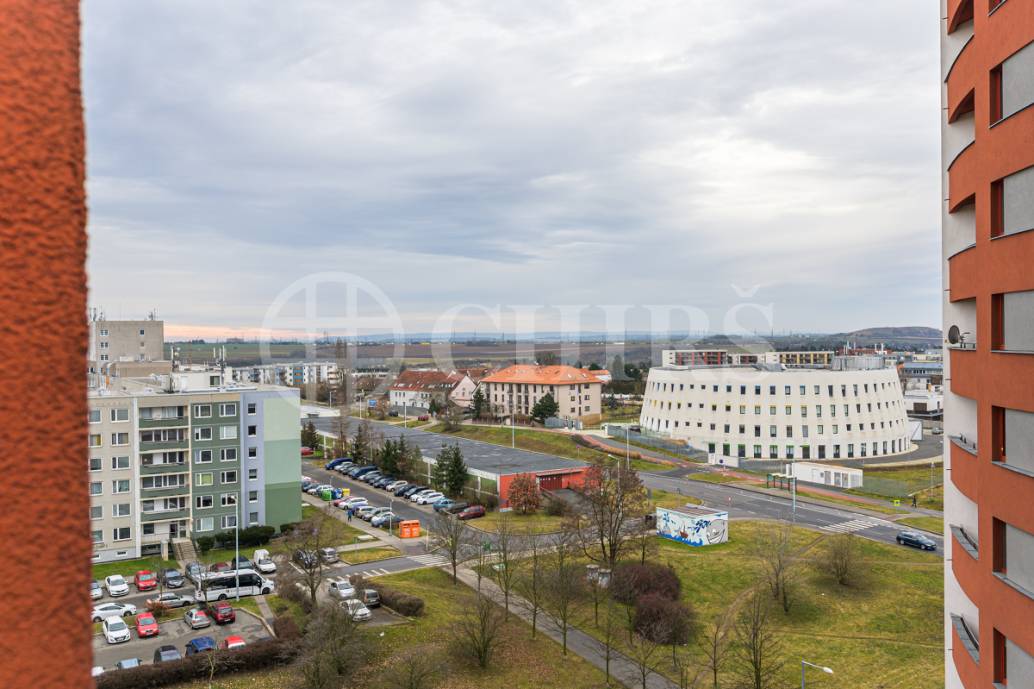 Prodej bytu 1+kk s lodžií a garážovým stáním, OV, 38m2, ul. Tlumačovská 2766/26, Praha 5 - Stodůlky