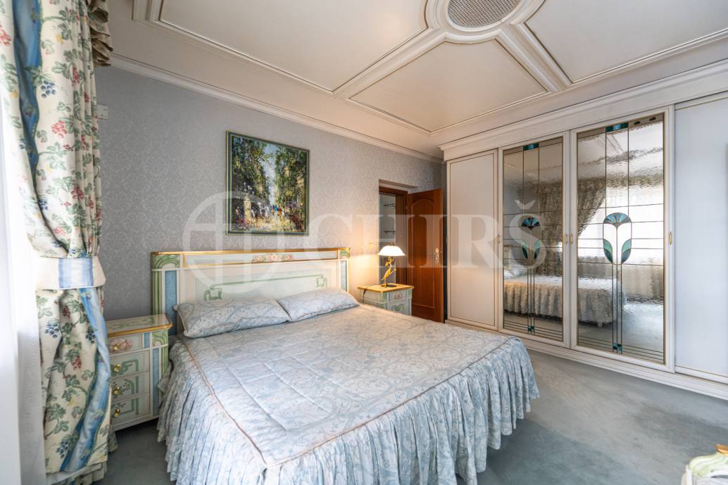 Pronájem rodinného domu 9+1 se zahradou, bazénem a garáží, OV, 390 m2, ul. Ke Školce, Průhonice, Praha-západ