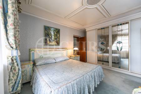 Pronájem rodinného domu 9+1 se zahradou, bazénem a garáží, OV, 390 m2, ul. Ke Školce, Průhonice, Praha-západ