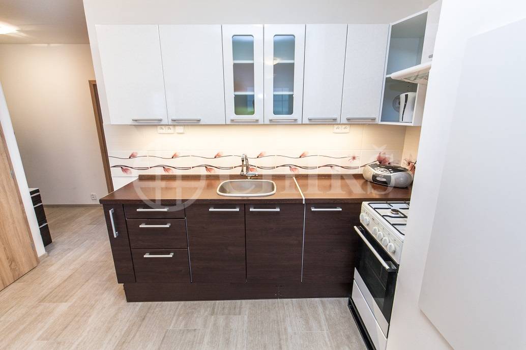 Pronájem bytu 3+1 s lodžii, DV, 75m2, ul.Steinerova 606/8, Praha 4 Háje.