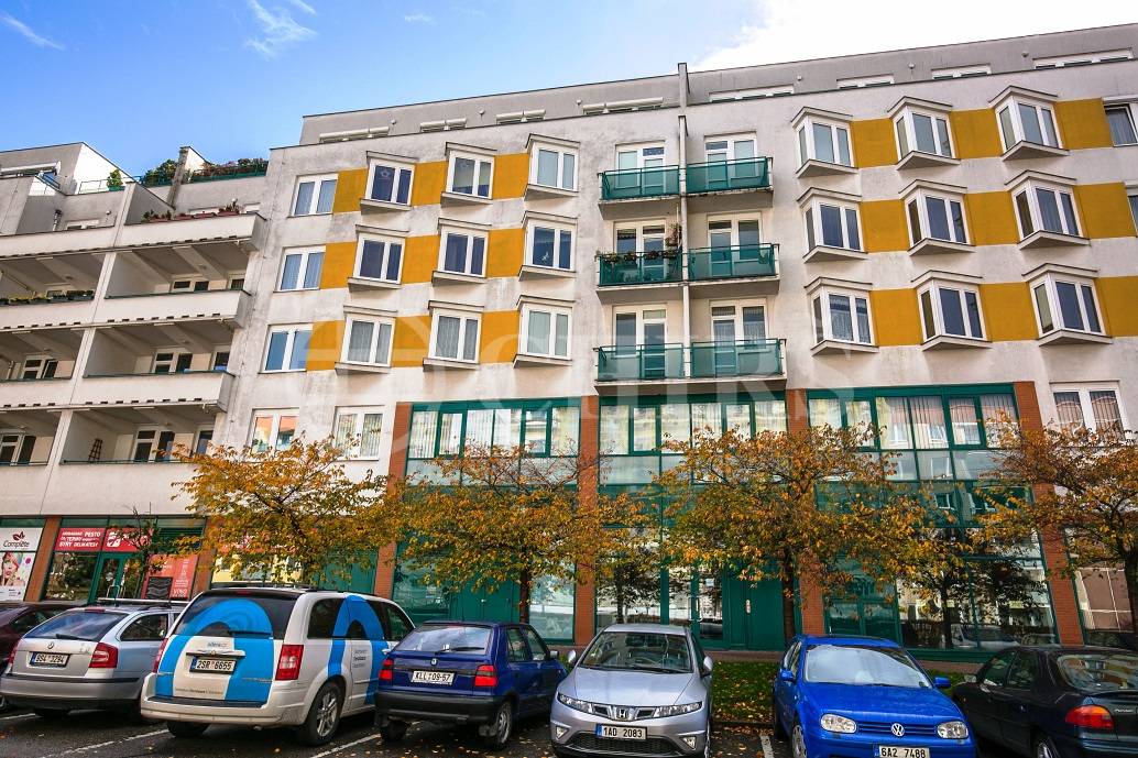 Prodej bytu 2+kk s balkonem, OV, 51m2, ul. Högerova 1098/13, Praha 5 - Hlubočepy