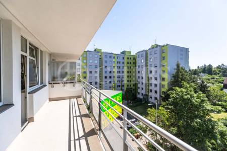 Prodej bytu 2+kk s balkonem, OV, 68m2, ul. Trnkovo náměstí 1112/1, Praha 5 - Hlubočepy