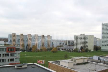 Pronájem bytu 3+1/L, DV, 78m2, ul. Kosmická 741/9, Praha 11 - Háje
