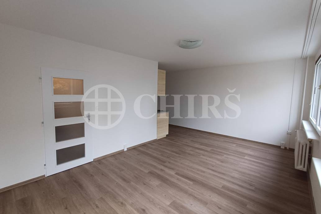 Pronájem bytu 1+kk, OV, 34 m2, ul. Nechvílova 1830/18, Praha 11 - Chodov