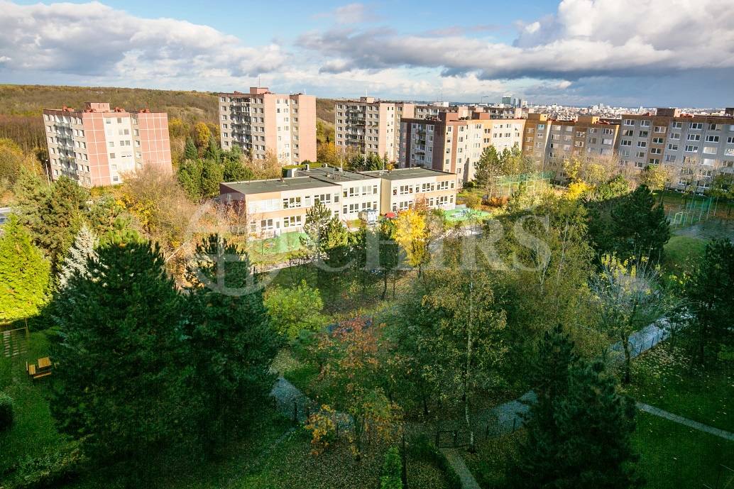 Prodej bytu 3+1 s balkonem, OV, 71m2, ul. Lohniského 856/2, Praha 5 - Hlubočepy