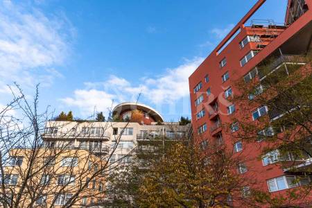  Pronájem bytu 2+kk s balkonem, OV, 51m2, ul. Trnkovo náměstí 1112/1, Praha 5 - Barrandov