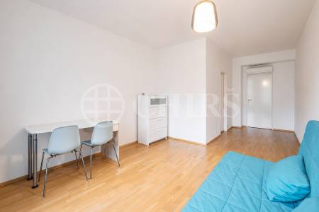 Pronájem bytu 4+kk s lodžií, OV, 152m2, ul. Švédská 1010/15, Praha 5 - Smíchov