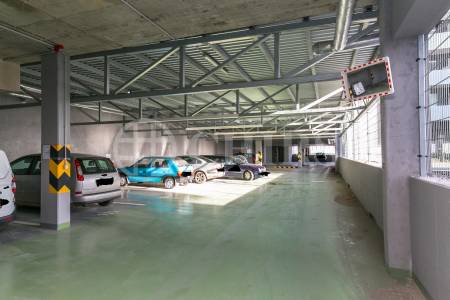 Pronájem garážového stání, OV, 16m2, ul. Junkových 2870/3, Praha 5 - Stodůlky