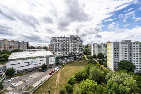 Pronájem bytu 3+1 s lodžií, DV, 84m2, ul. U Jezera 2041/14, Praha 5 - Stodůlky