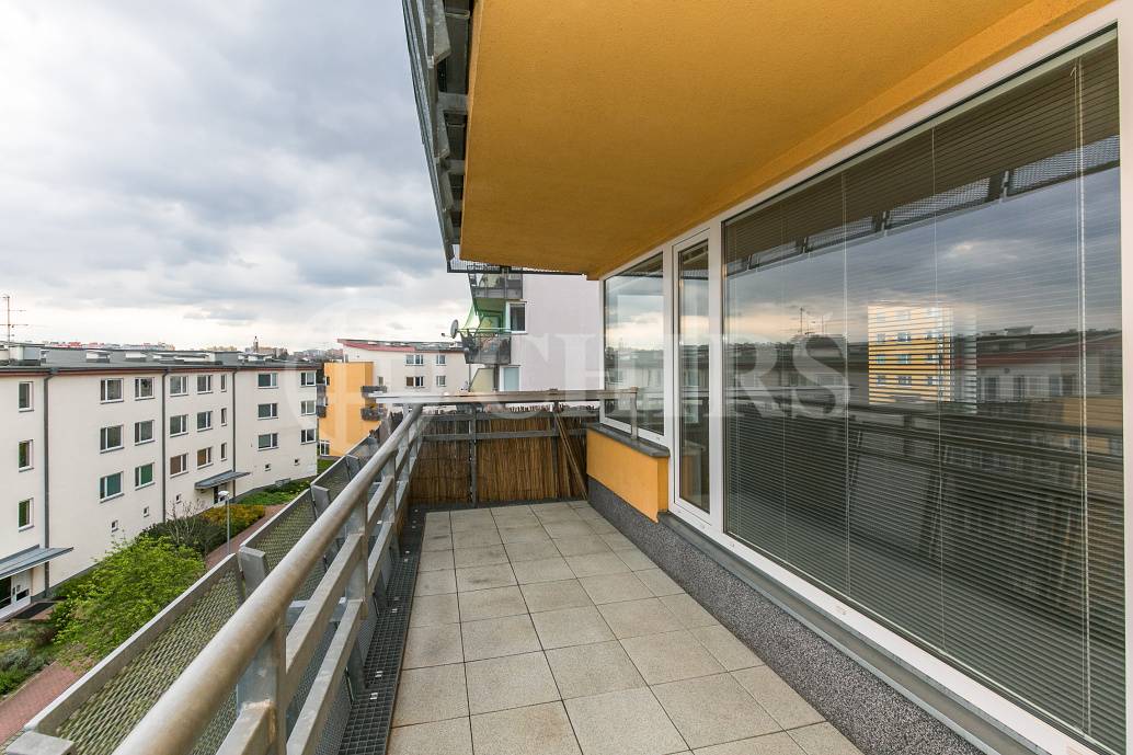 Pronájem bytu 3+kk s terasou a garážovým stáním, OV, 87m2, ul. Melodická 1380/5, Praha 13 - Hůrka
