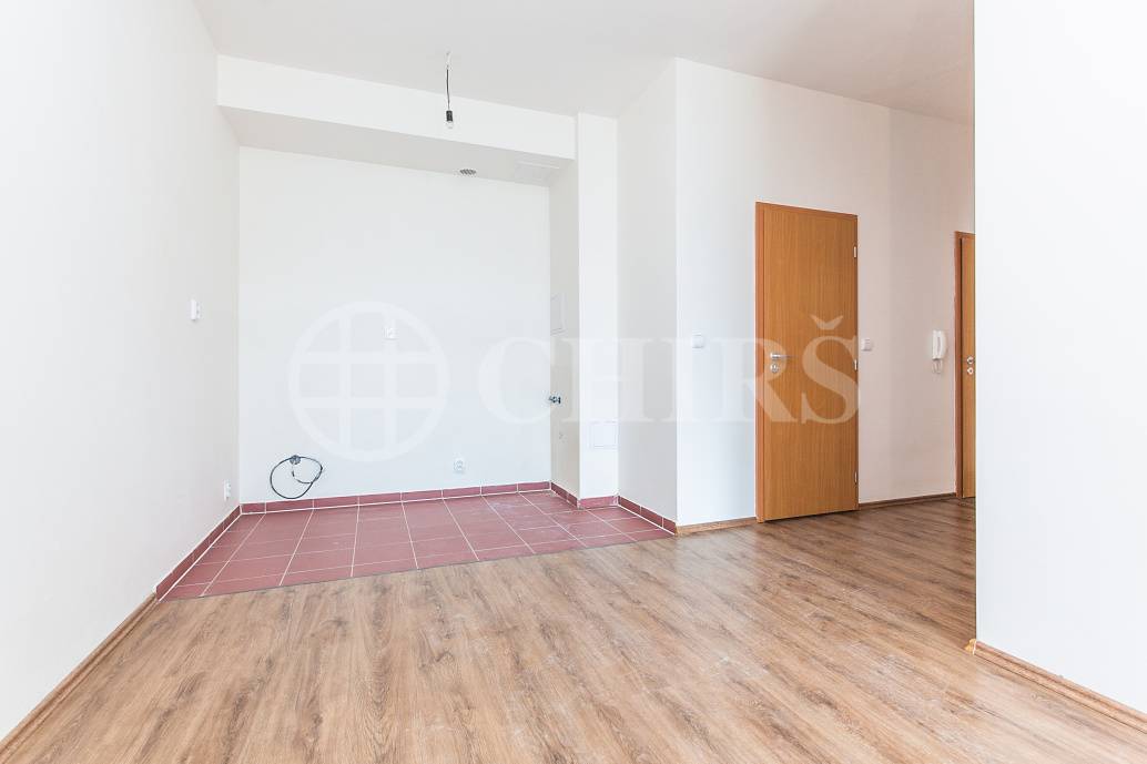 Prodej bytu 1+kk, OV, 27m2, ul.Komenského, Šestajovice