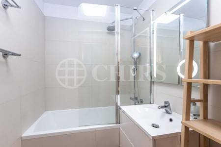 Prodej bytu 3+kk s balkonem a sklepem, OV, 84m2, ul. Ovčí hájek 2167/32, Praha 5 - Stodůlky