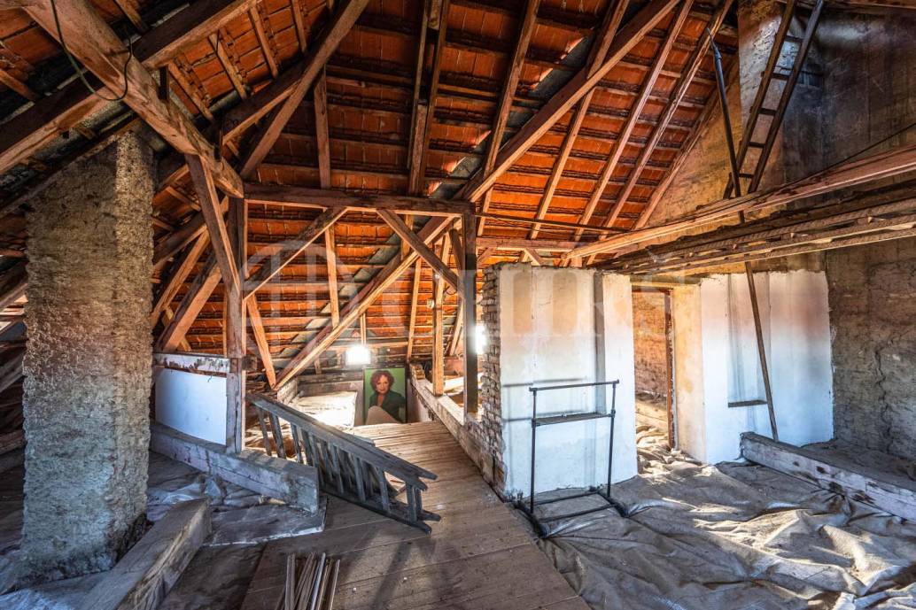 Pronájem RD 5+1 se zahradou, OV, ul. Na Ořechovce 201/20, Praha 6 - Střešovice