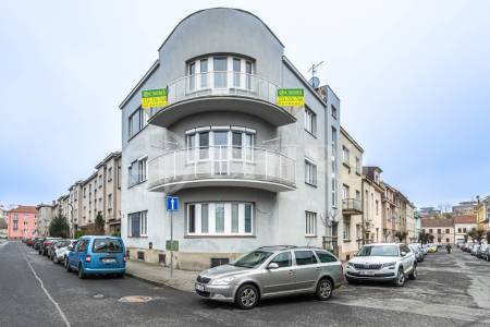 Prodej bytu 3+1 se dvěma balkony a velkými sklepy, OV, 108m2, ul. Vepřkova 1247/12, Slaný