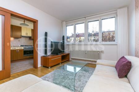 Prodej bytu 3+1, OV, 74m2, ul. Bulharská 1401/38, Praha 10 - Vršovice