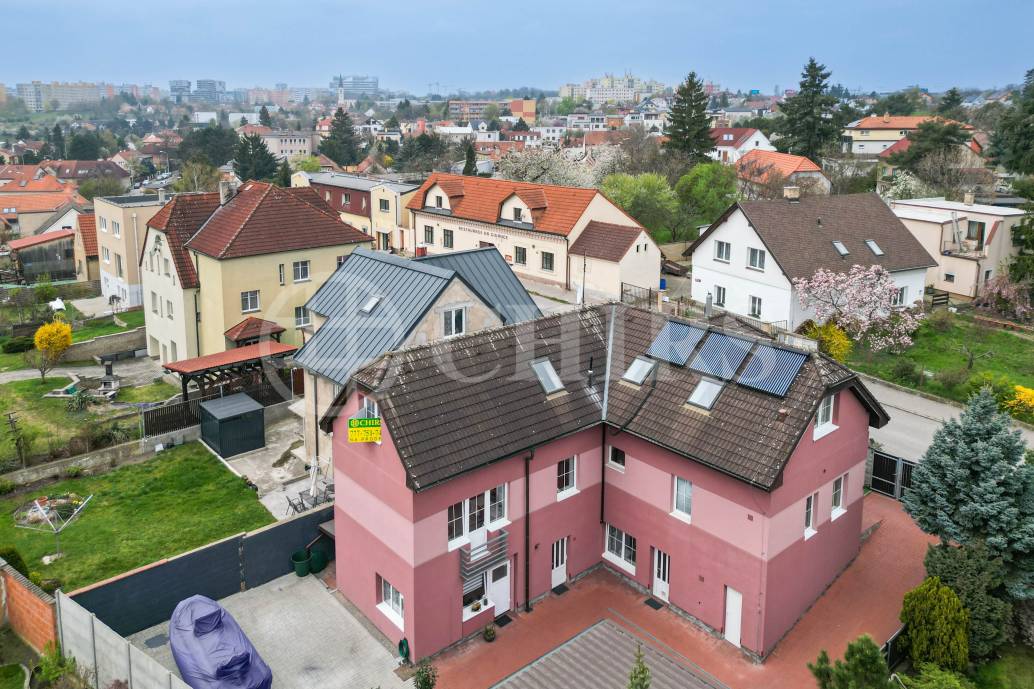 Prodej vícegeneračního rodinného domu s garáží, OV, U Cikánky 370/20, Stodůlky-Praha 5