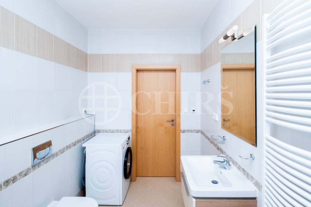 Prodej bytu 2+kk s lodžií a sklepem, OV, 60 m2, ul. Musílkova 1311/5b, Praha 5 - Košíře
