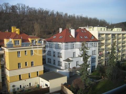 Prodej bytu 1+kk/T/GS,OV, 30m2, ul. Za Arielem 1548/6, Praha 4 - Michle