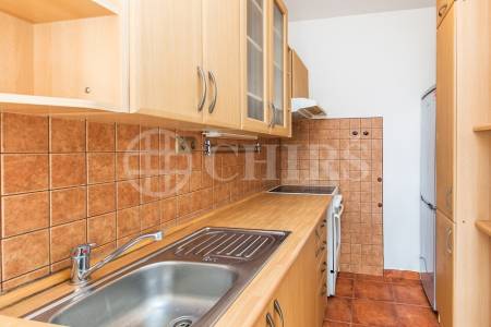 Pronájem bytu 2+kk, OV, 48m2, ul. Zahradníčkova 1126/18, Praha 5 - Košíře