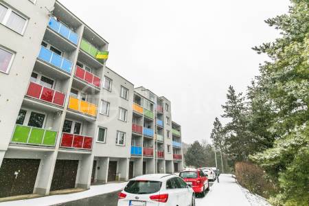 Pronájem bytu 3+kk s lodžií, OV, 72m2, ul.  Prosluněná 562/15 , Praha 5 - Hlubočepy