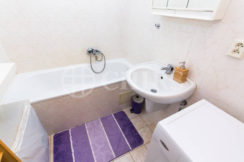 Pronájem bytu 2+kk s balkonem, OV, 47m2, ul. Kodymova 2539/8, Praha 5 - Stodůlky