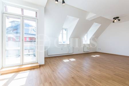 Pronájem bytu 2+kk se dvěma terasami a garážovým stáním, OV, 91 m2, ul. Pláničkova 443/7, Praha 6 -  Petřiny