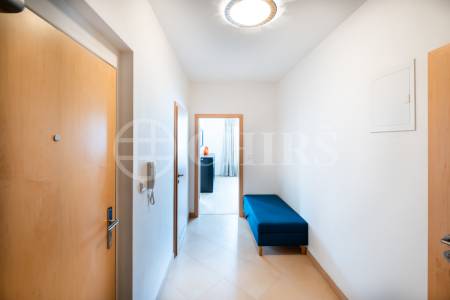 Prodej bytu 2+kk s lodžií a sklepem, OV, 60 m2, ul. Musílkova 1311/5b, Praha 5 - Košíře