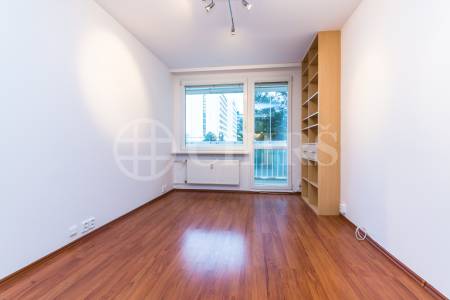 Pronájem bytu 2+kk s lodžií, OV, 40m2, ul. Bítovská 1212/10, Praha 4 - Michle