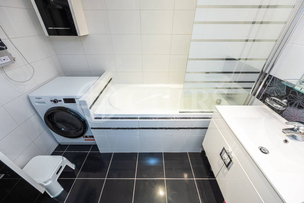 Pronájem bytu 3+kk s lodžií, 76 m², Voskovcova 961/4, Praha 5- Barrandov