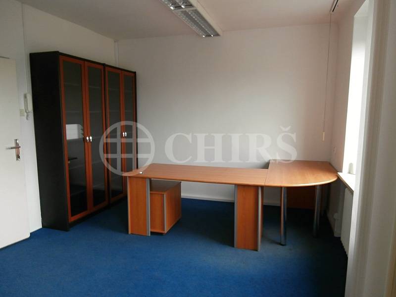 Pronájem  kancelářských prostor, OV, ul. K Nouzovu 2090, P-4  Komořany 