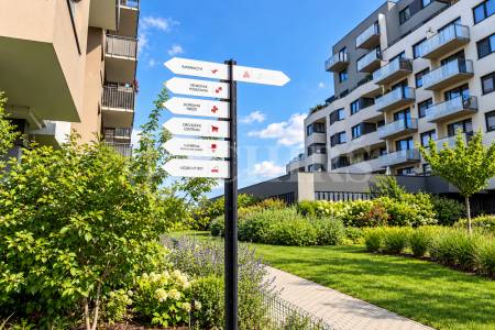 Prodej bytu 4+kk se dvěma balkony, sklepy a garážovými stáními, DV 128 m2, ul. Honzíkova, Praha 10 - Štěrboholy