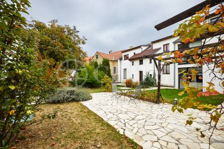 Prodej bytu 4+1 s terasou, OV, 186m2, ul. Nad Motolskou nemocnicí 1044/16, Praha 6 - Břevnov