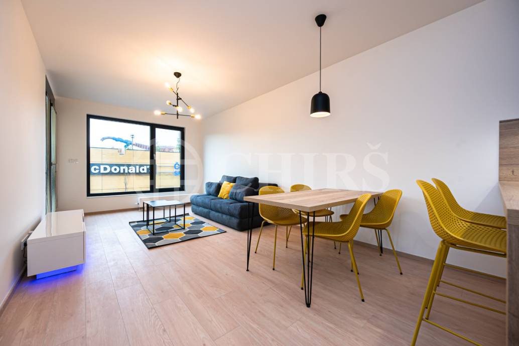 Pronájem bytu 2+kk/T + garážové stání, OV, 60m2 + 5m2 terasa, ul. Ocelářská 2625/17, P-9 Libeň Pronájem bytu 2+kk/T + garážové stání, OV, 60m2 + 5m2 terasa, ul. Ocelářská 2625/17, P-9 Libeň