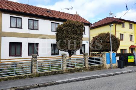 Prodej dvougeneračního rodinného domu, 160 m2, ul. Švecova 341/5, Chodov, Praha 4.