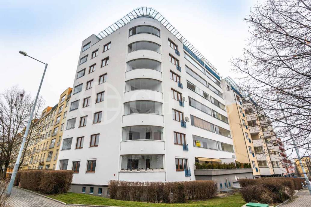 Pronájem bytu 2+kk s lodžií, OV, 57m2, ul. Běhounkova 2534/67, Praha 5 - Stodůlky