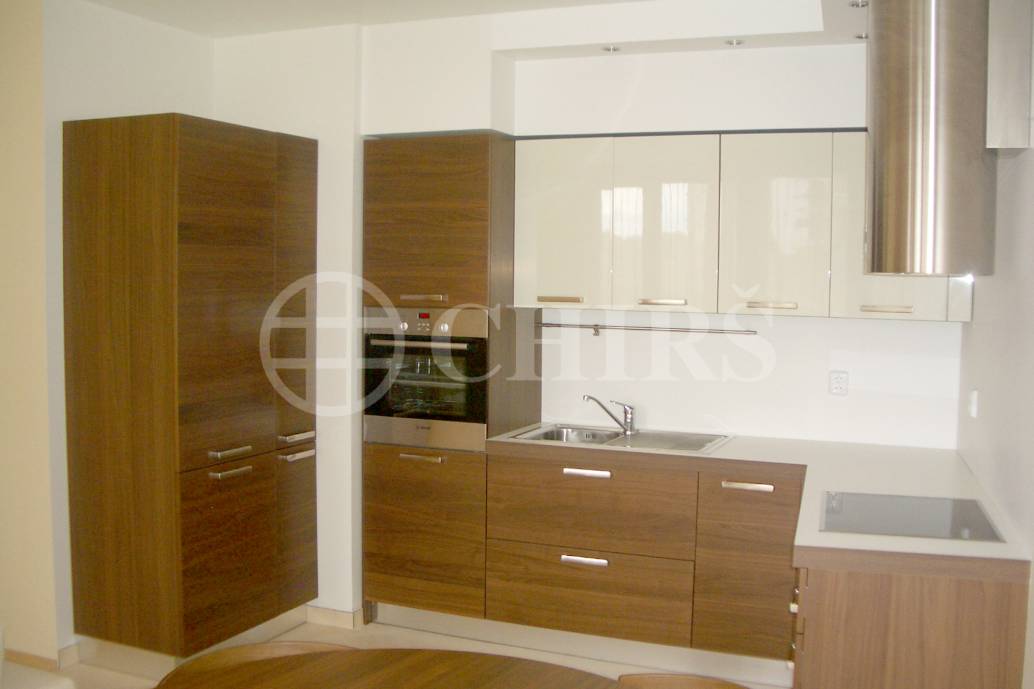 Pronájem bytu 2+kk, OV, 58m2, ul. Švejcarovo náměstí 2660/1, Praha - 13, Velká Ohrada