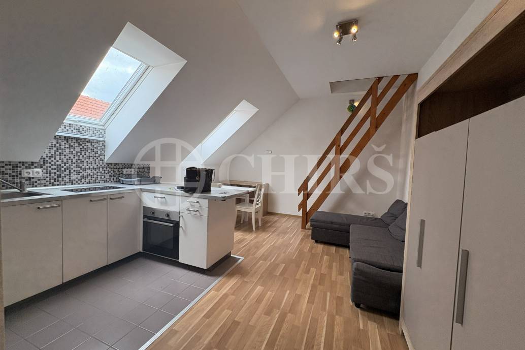 Pronájem bytu 2+kk 34 m²,ul. Husovo náměstí 10, Hostivice, Středočeský kraj