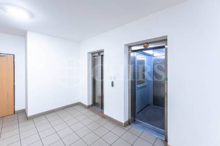 Prodej bytu 2+kk s balkonem, OV, 68m2, ul. Trnkovo náměstí 1112/1, Praha 5 - Hlubočepy