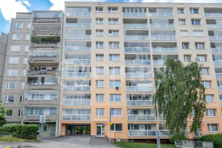 Prodej bytu 2+kk se sklepem, DV, 43 m2, ul. Bellušova 1818/35, Praha 13 - Stodůlky