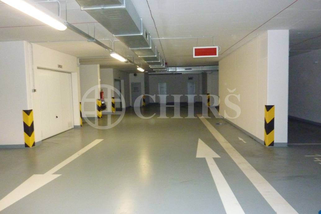 Pronájem garážového stání, OV, 18m2, ul. Tlumačovská 2766/26, Praha 13 - Stodůlky